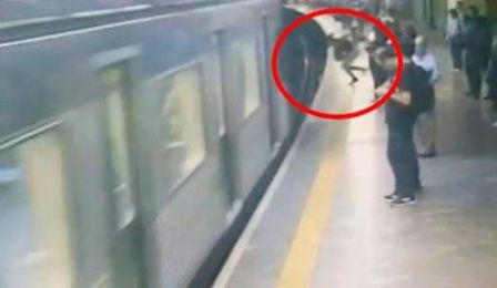 Hombre empuja a mujer a vías de un tren afirmando que cumplía orden del diablo