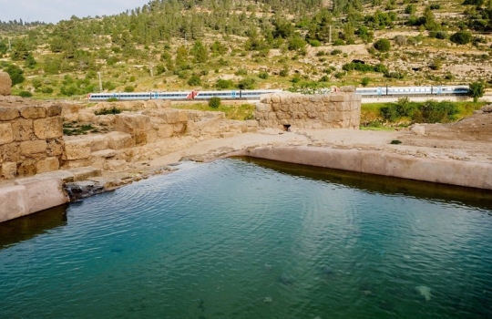 Arqueólogos encuentran piscina donde eunuco etíope fue bautizado por Felipe