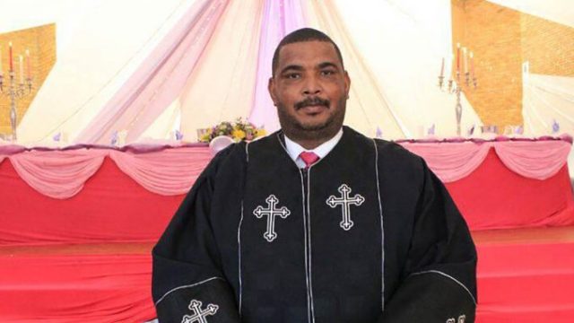 Pastor es arrestado por llamar pervertidos a los gays