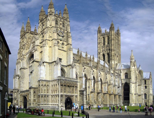 ¿Iglesia de Inglaterra recurrirá a predicadores pentecostales para aumentar membresía?