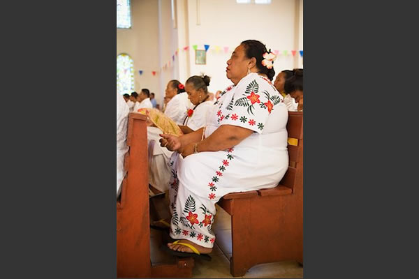 Iglesia Prohíbe personas Obesas en el Coro porque “Bloquean la Bendición”