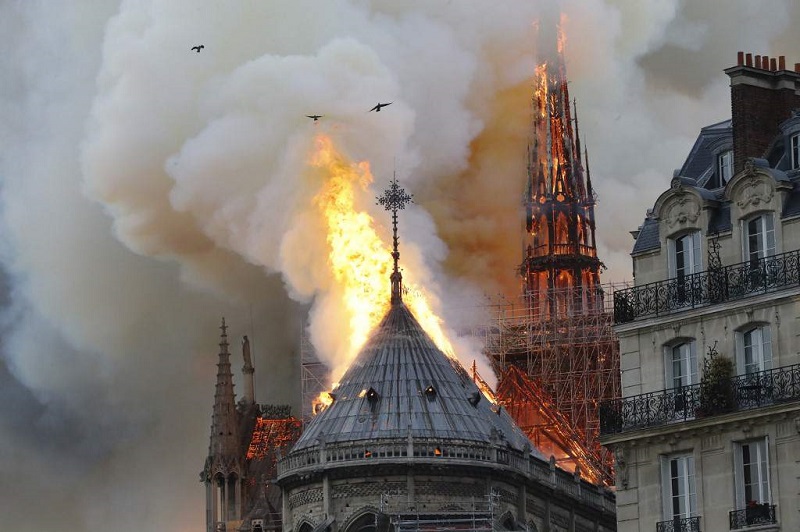 Pastor asocia incendio en Notre-Dame a profecías de la Biblia