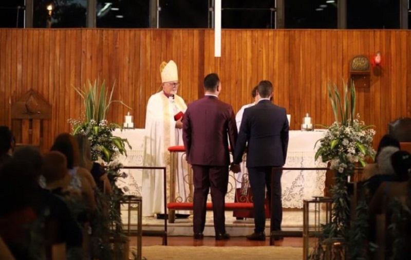 Iglesia Anglicana en DF de Brasil celebra el primer matrimonio homosexual