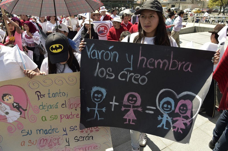 Evangélicos piden nulidad del fallo que abrió puerta al matrimonio gay en Ecuador
