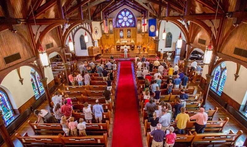 Iglesia Episcopal pierde 36 mil miembros por aceptar matrimonio gay