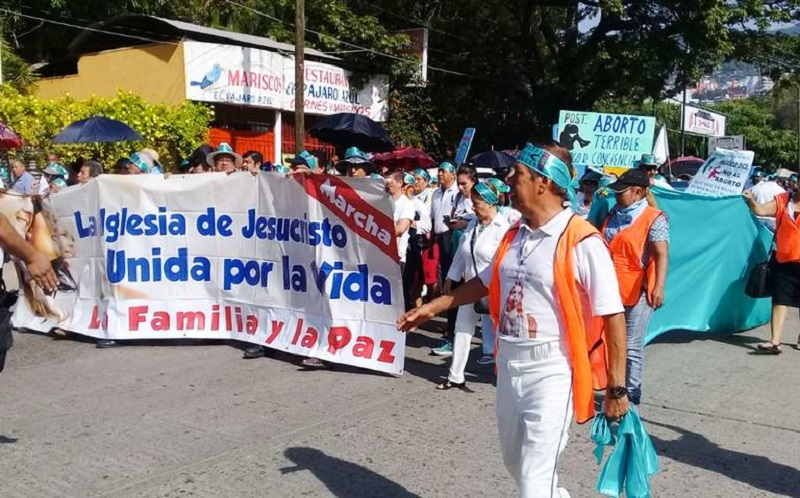 Cristianos marchan contra aborto y matrimonio gay en México