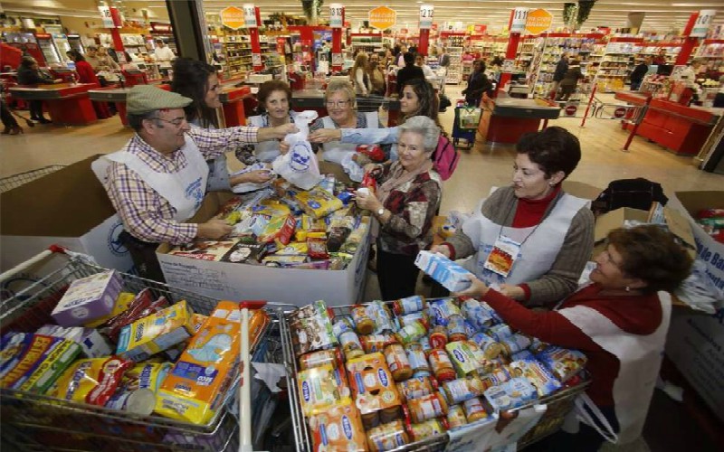 Iglesia pretende repartir 1 millón de comidas este fin de semana