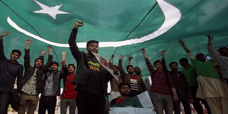 Ley de muerte por blasfemia en redes sociales es aprobada en Pakistán