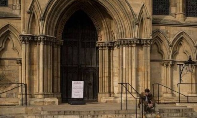 Inglaterra: Iglesias podrán abrir antes del 4 de julio