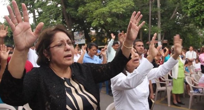 Cristianos evangélicos crecen en El Salvador, según encuesta