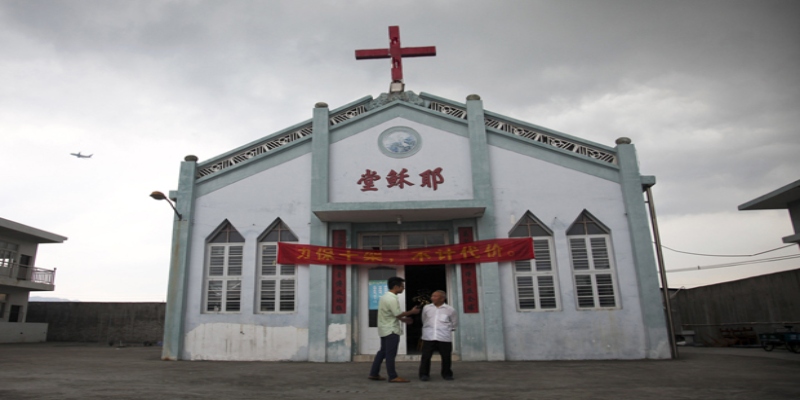Iglesias chinas reabren “promoviendo patriotismo” y no alabanzas a Dios