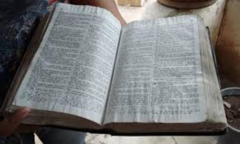 Mujer pierde todo en un incendio pero su Biblia quedó intacta