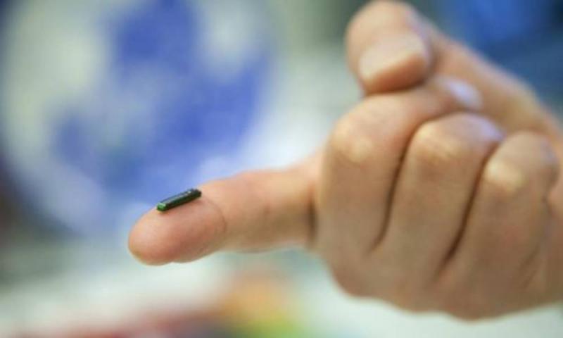 Suecia: Ensaya al implantar microchip para seguridad