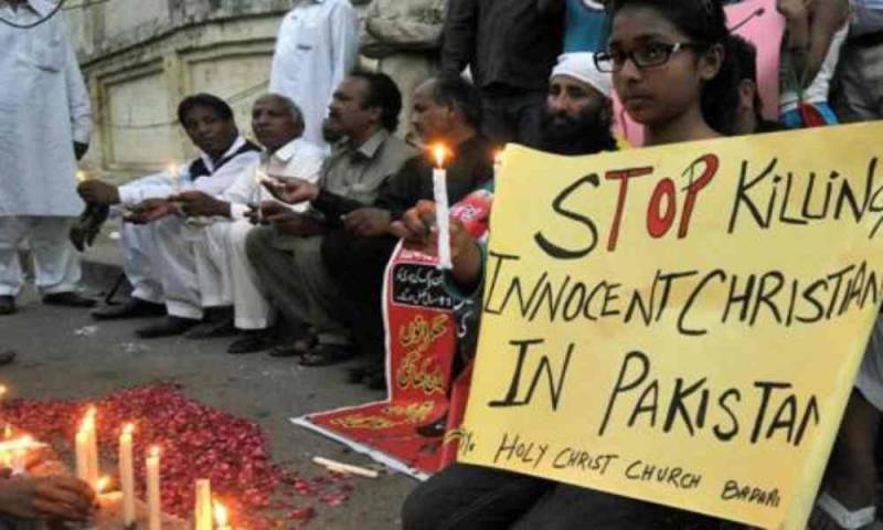 Pakistán: policía tortura a cristiano para que confiese  falsamente de blasfemar