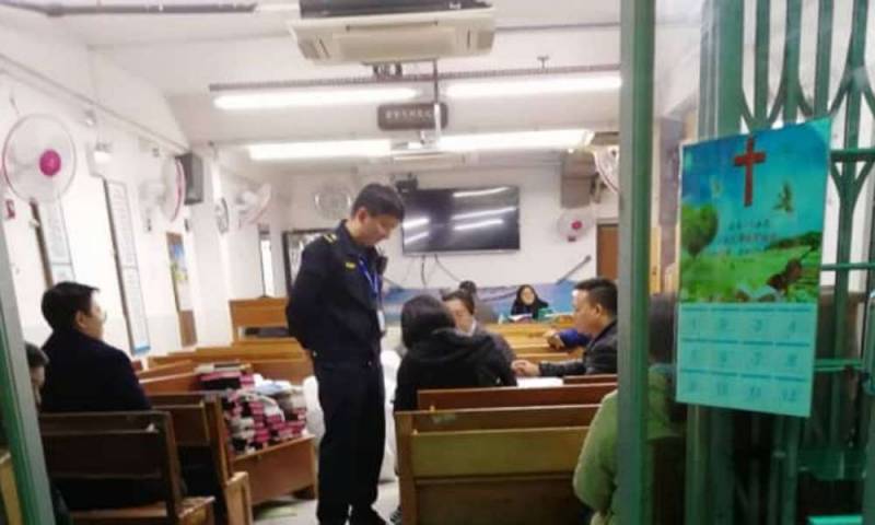 China: Allanan iglesia, confiscan biblias y detienen a miembros