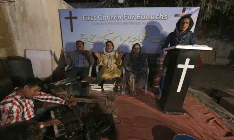 Pakistán: mujeres transgénero forman su iglesia ante negación social
