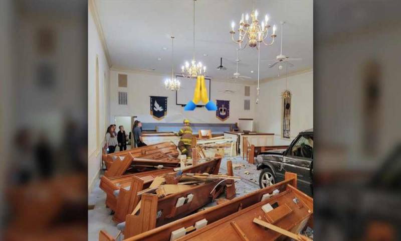 Iglesia indica que ocurrió un milagro tras choque de vehículo con el templo vacío