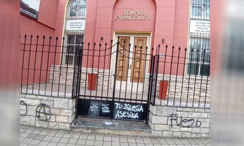 Argentina: vandalizan iglesia evangélica con frase “tu iglesia asesina”